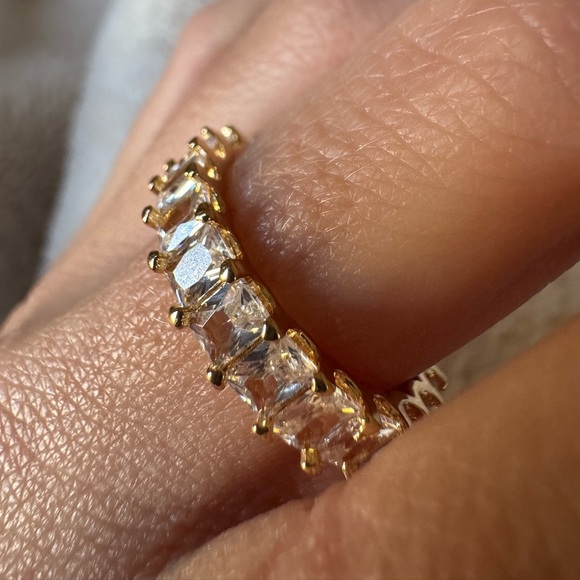 Elegant Gold tone Women's Ring size 7 - Picture 1 of 3